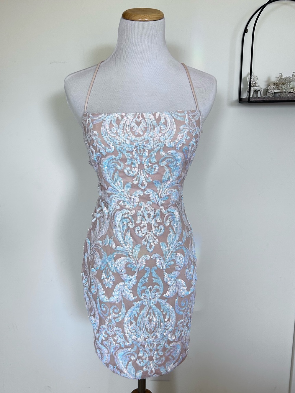 Windsor White & Beige Sequin Open Back Crisscross Tie Mini Dress Size Small